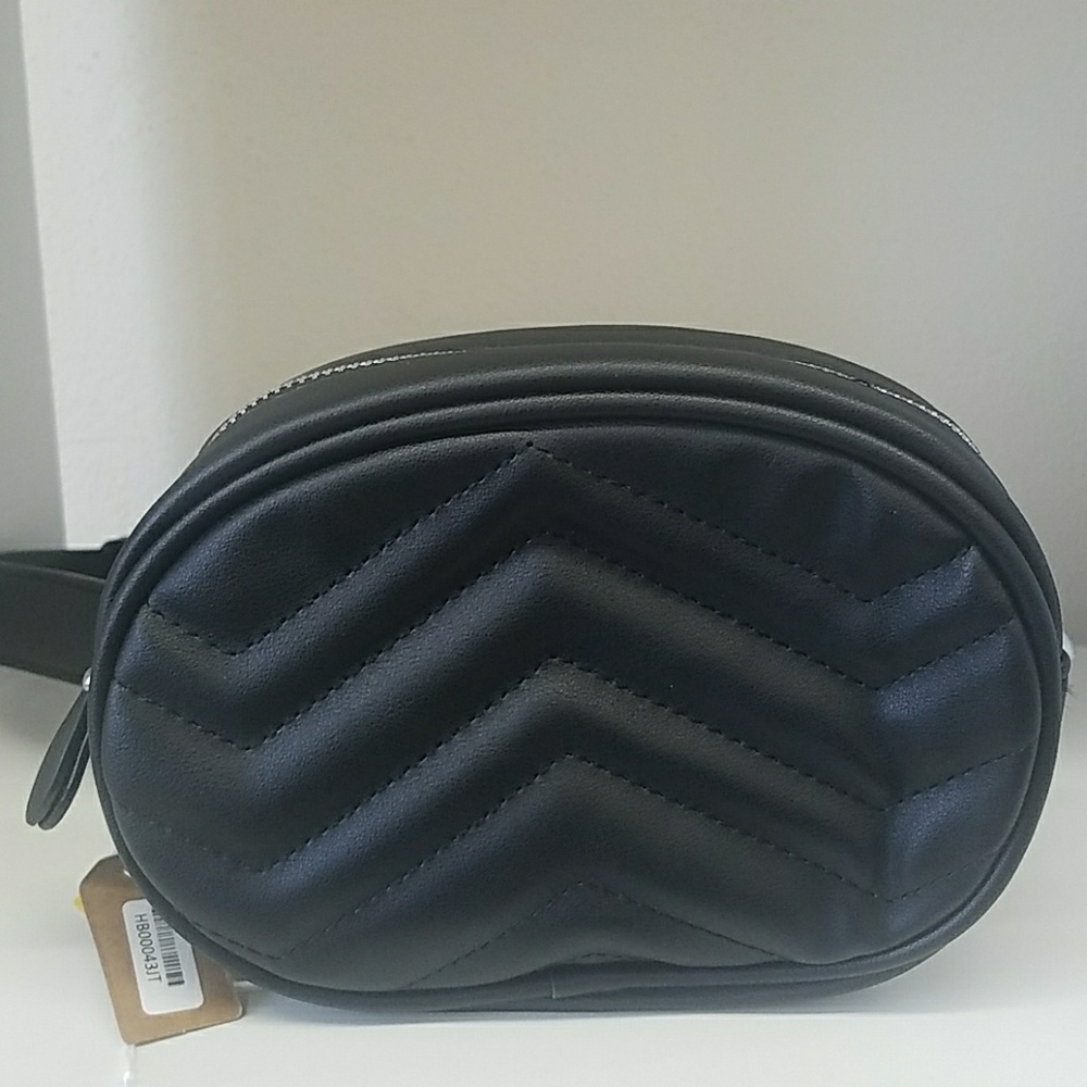 😍Black Waist Pouch😍